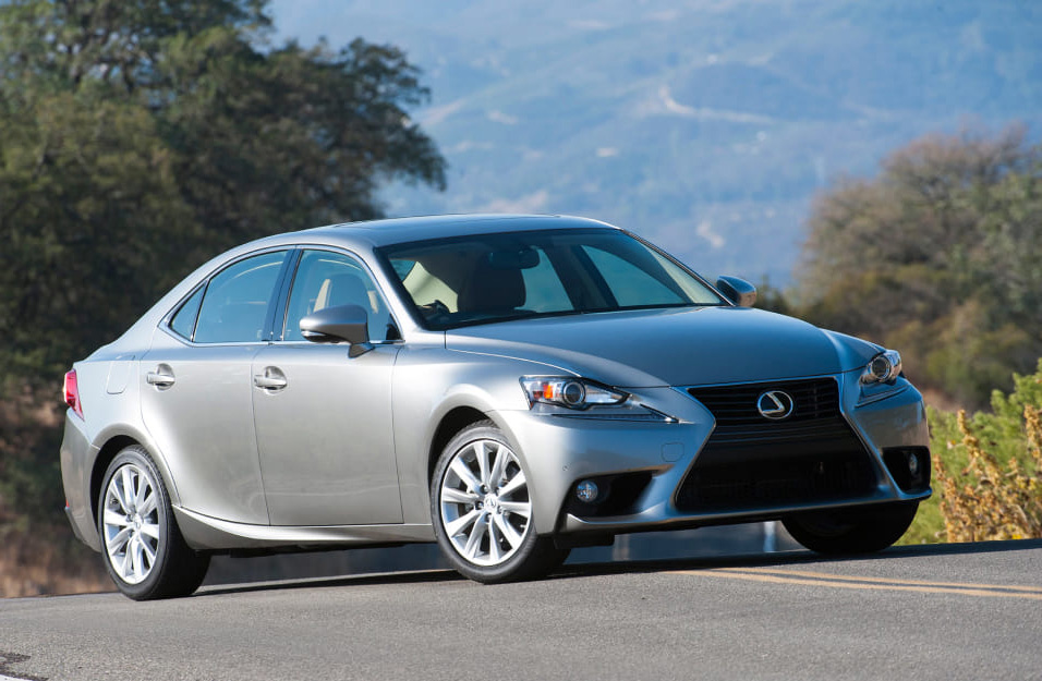 Замена аккумулятора Lexus Is