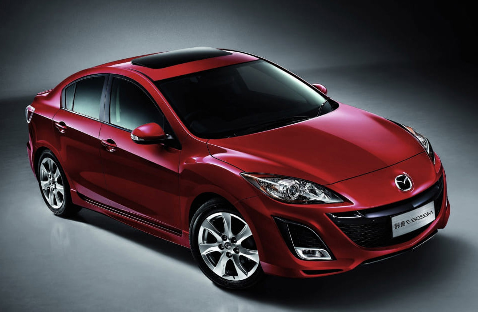 Замена аккумулятора Mazda 3